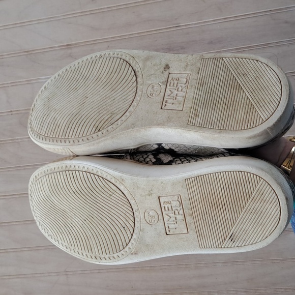 Time and Tru Girl Animal Print Gold Shiny Slip On Sneakers - Picture 5 of 9